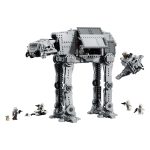 stranske plošče in lopute za igro v notranjosti. V pilotsko kabino lahko posediš dve LEGO minifiguri