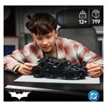 ko se borijo proti zločincem. Komplet za sestavljanje je odlično darilo za ljubitelje Batmana. V kompletih LEGO® Technic se deli in mehanizmi premikajo realistično