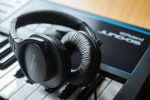 SLUŠALKE RH 5 ROLAND - Slušalke ROLAND RH5 so primerne tako za poslušanje kot za snemanje glasbe, za vajo električnih glasbenih instrumentov in za potrebe