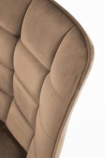 Jedilni stol K332 je dobavljiv v bež barvi. Noge stola so iz kovine prašno barvane. Dimenzija: - Š:46/G:61/V:84 cm, Material: - velvet tkanina BLUVEL 28 -