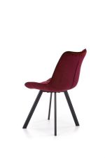 Jedilni stol K332 je dobavljiv v bordo barvi. Noge stola so iz kovine prašno barvane. Dimenzija: - Š:46/G:61/V:84 cm, Material: - velvet tkanina BLUVEL 59 -