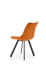 Jedilni stol K332 je dobavljiv v cimet barvi. Noge stola so iz kovine prašno barvane. Dimenzija: - Š:46/G:61/V:84 cm, Material: - velvet tkanina BLUVEL 4215