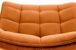 Jedilni stol K332 je dobavljiv v cimet barvi. Noge stola so iz kovine prašno barvane. Dimenzija: - Š:46/G:61/V:84 cm, Material: - velvet tkanina BLUVEL 4215