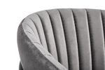 Jedilni stol K426 črn je dobavljiv v sivi barvi. Noge stola so iz kovine prašno barvane. Dimenzija: - Š:57/G:54/V:79 cm, Material: - tkanina BLUVEL 14 -